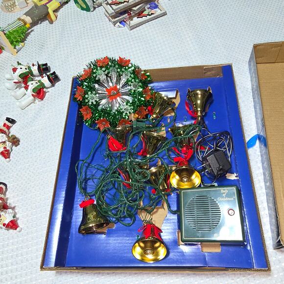 VINTAGE MR CHRISTMAS BELLS OF CHRISTMAS SET - Picture 2 of 8
